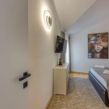 Sara Luxury In Center Apartamento