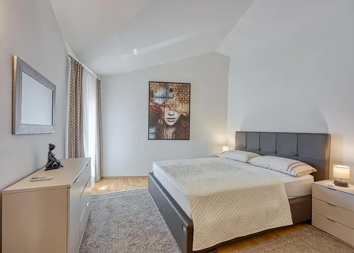 Sara Luxury In Center *