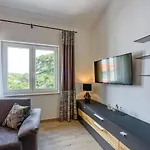 Sara Luxury In Center Apartament Poreč